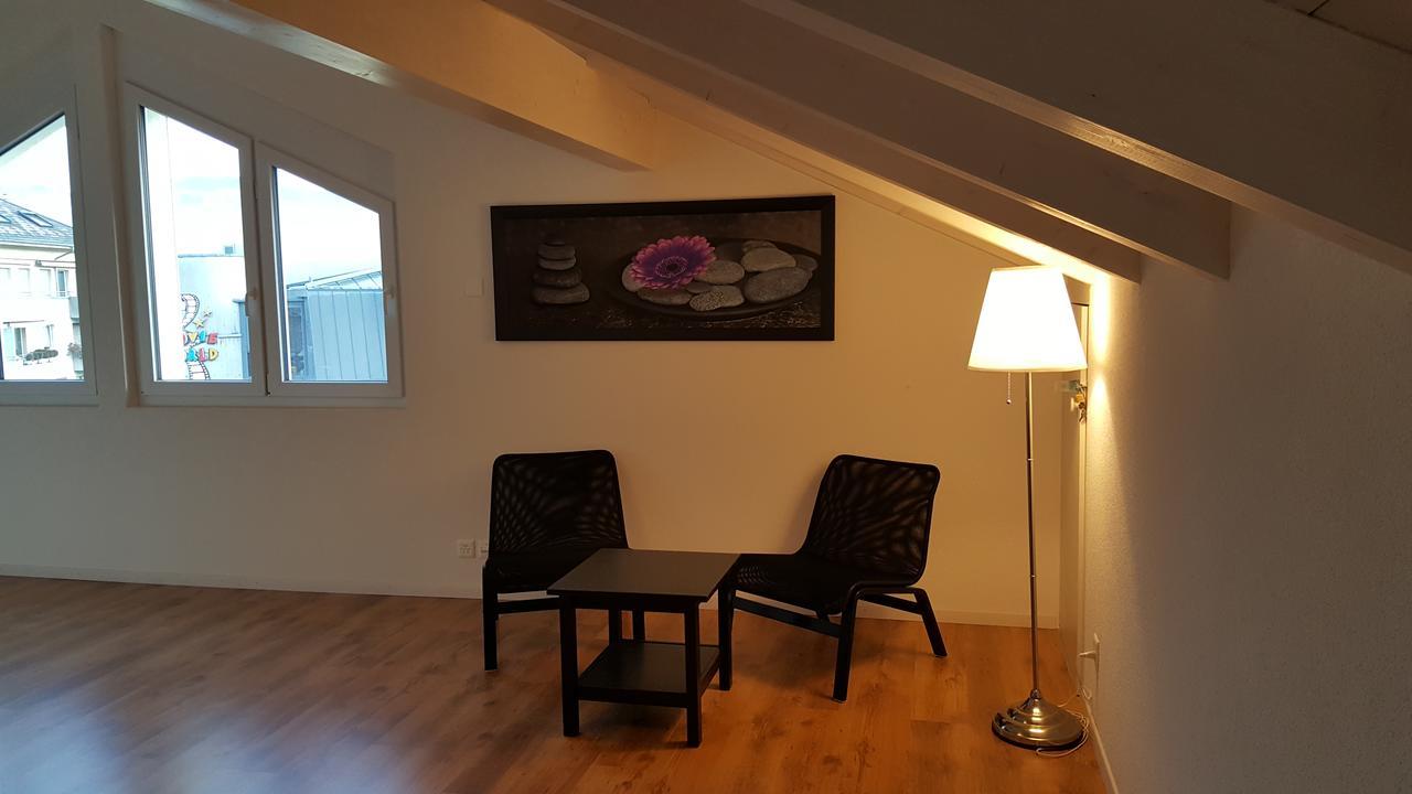 Attika Wohnung Spiez Exteriör bild