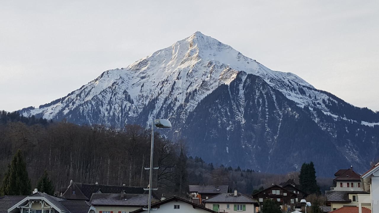 Attika Wohnung Spiez Exteriör bild